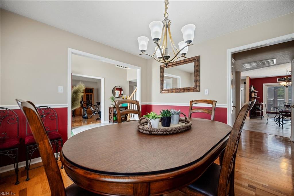 3228 Reades WAY
