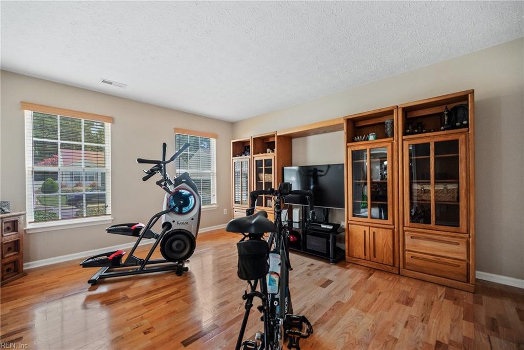 3228 Reades WAY