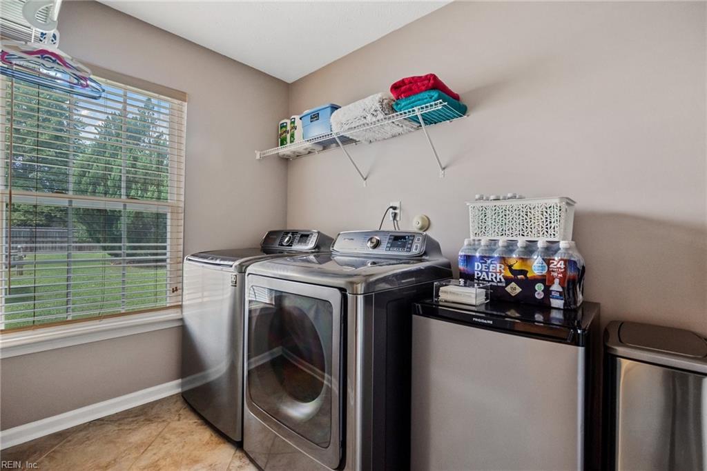 3228 Reades WAY