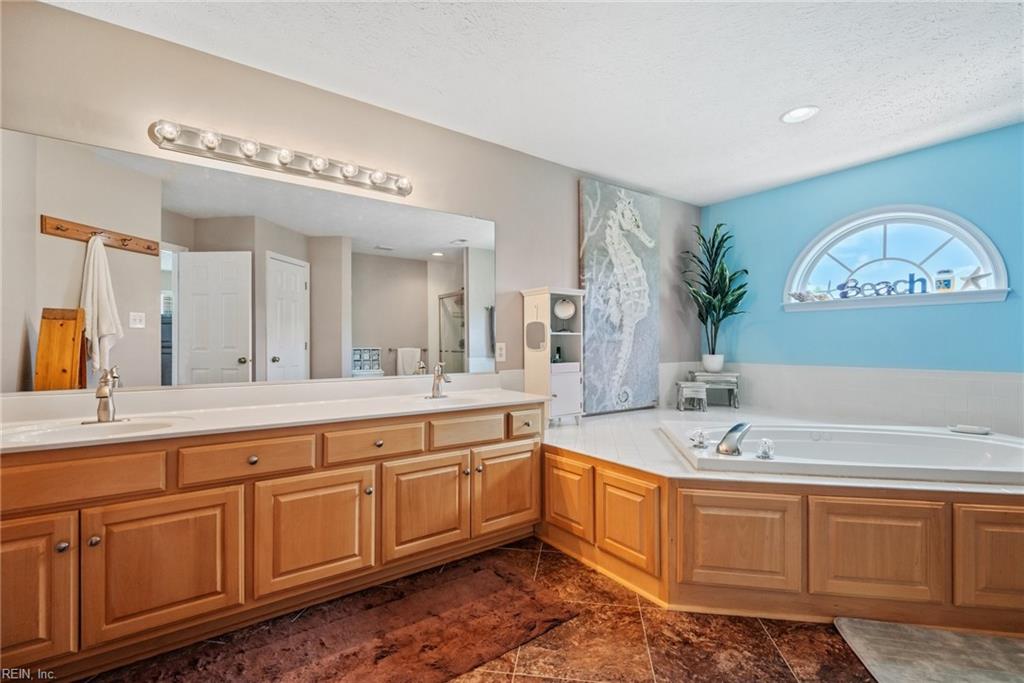 3228 Reades WAY