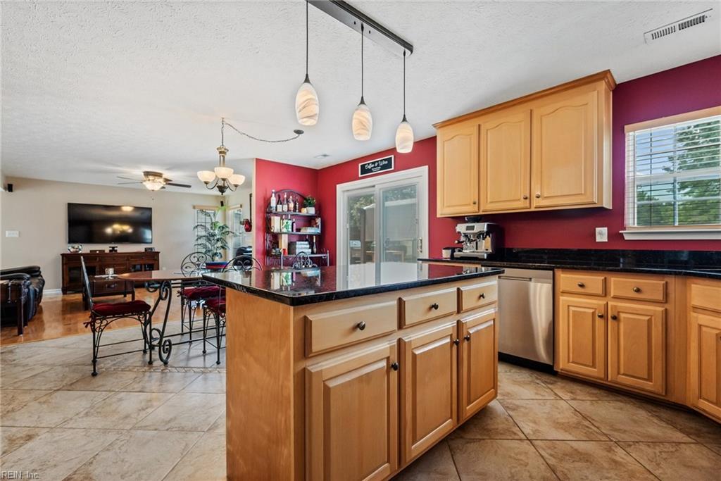 3228 Reades WAY