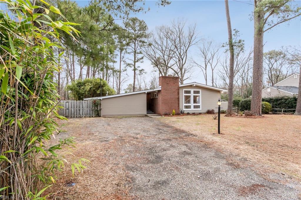 105 Park LN