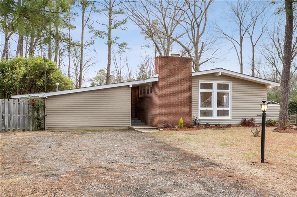 105 Park LN