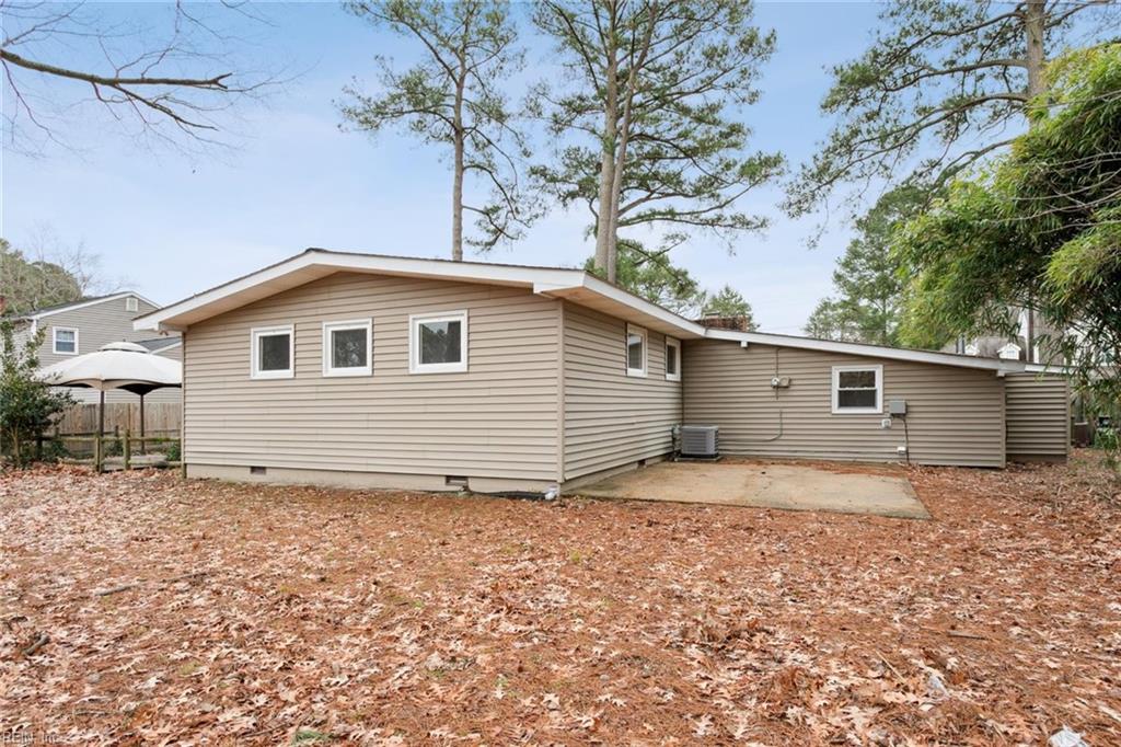 105 Park LN