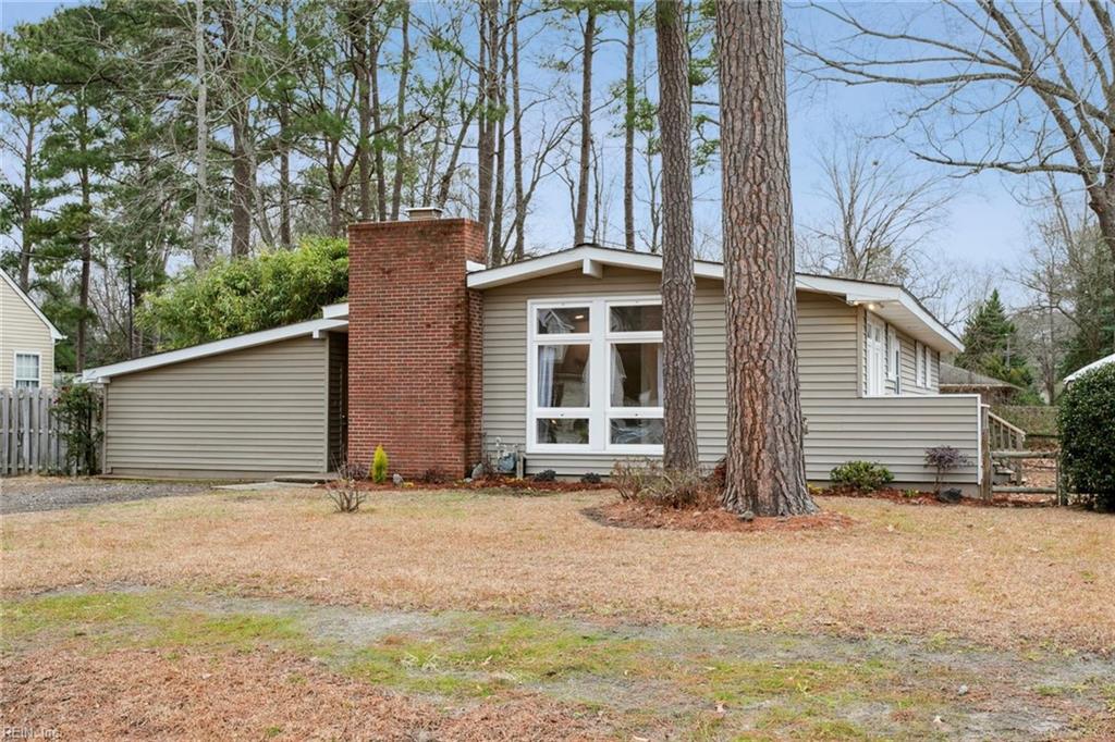 105 Park LN