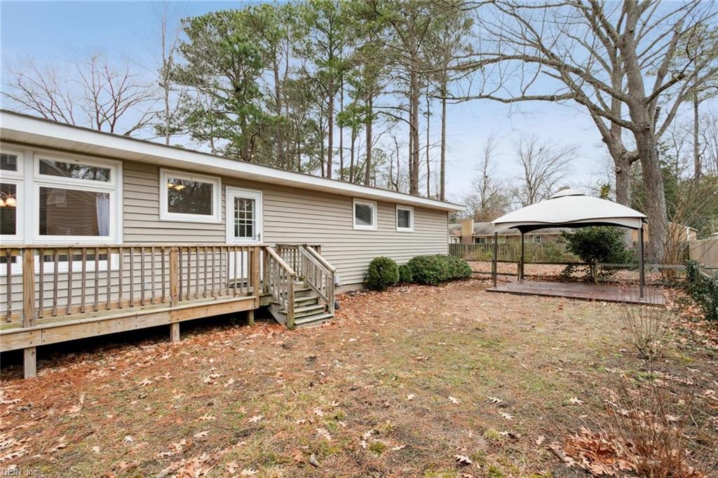 105 Park LN