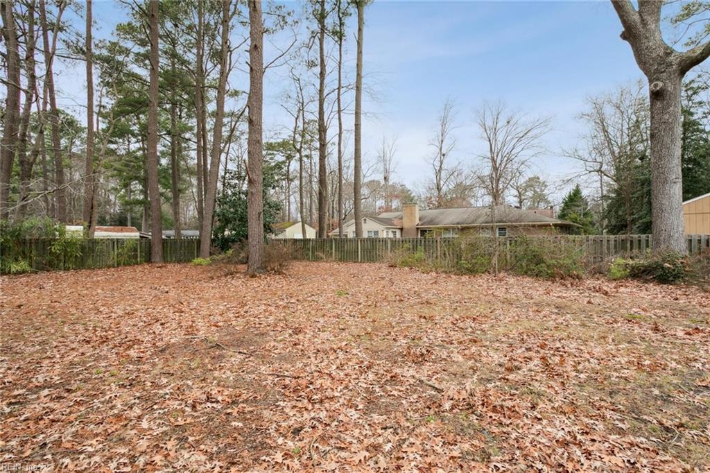 105 Park LN
