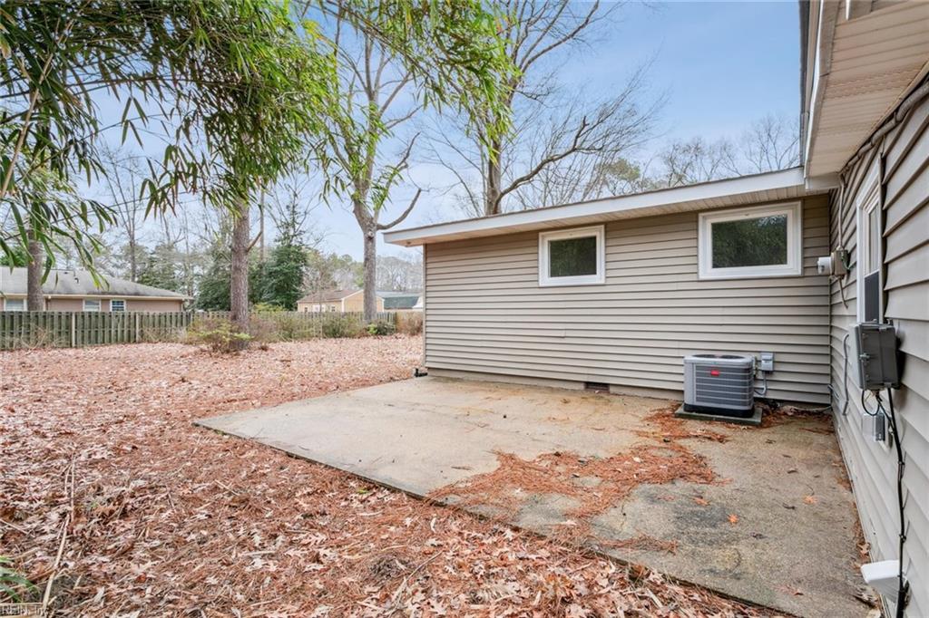 105 Park LN