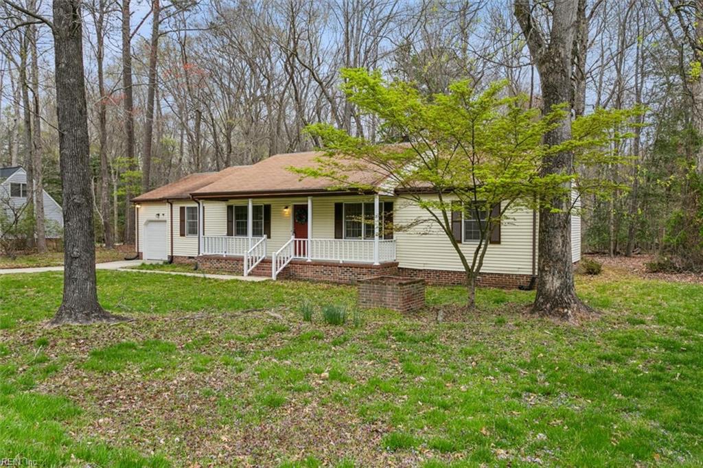 201 Castle LN