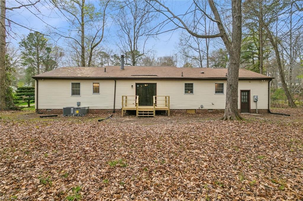 201 Castle LN