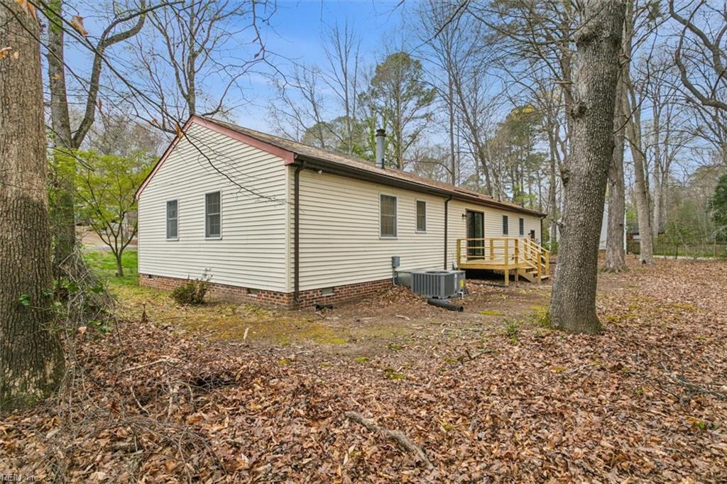 201 Castle LN
