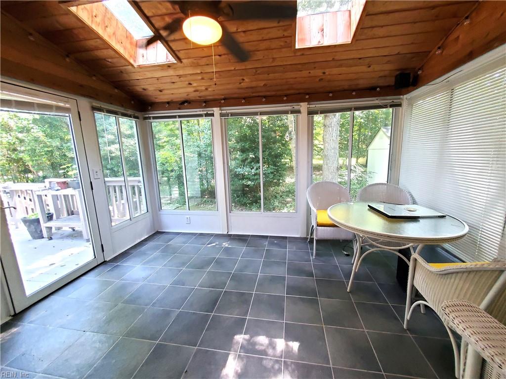 105 Loxley LN