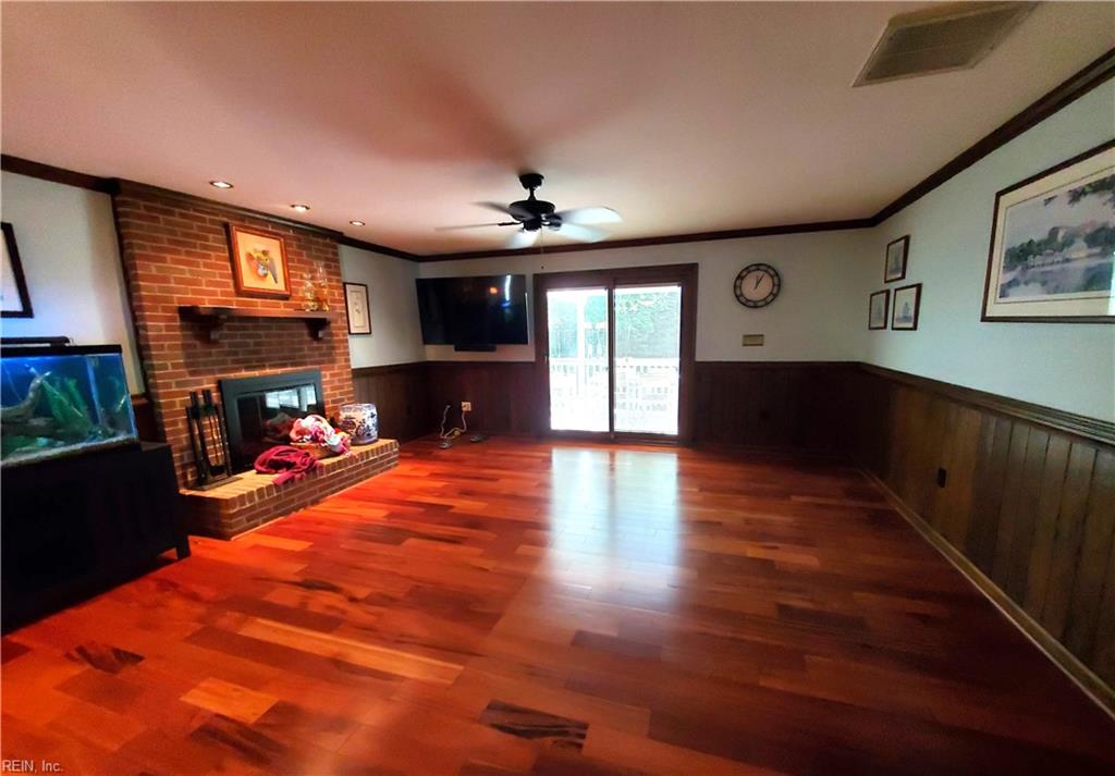 105 Loxley LN