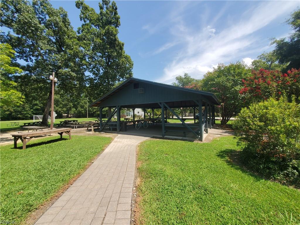 105 Loxley LN