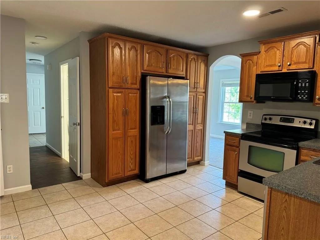 4627 Prince Trevor DR