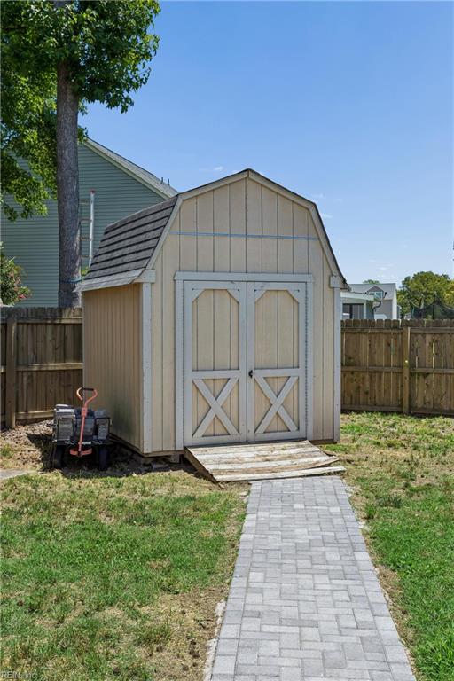 40 Sherry Dell DR