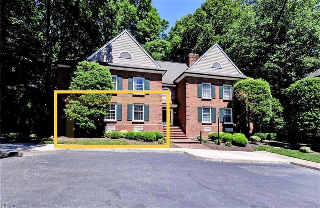 208 Woodmere DR B
