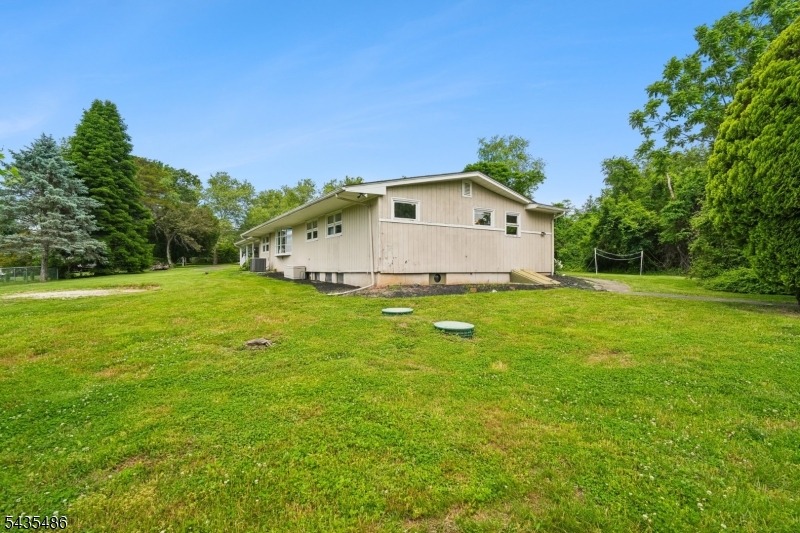 21 Wayside Ln
