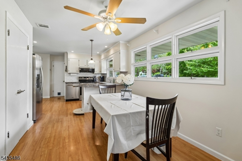 21 Wayside Ln