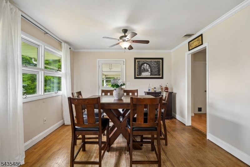 21 Wayside Ln