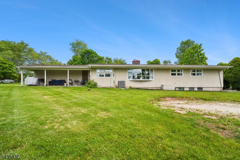 21 Wayside Ln