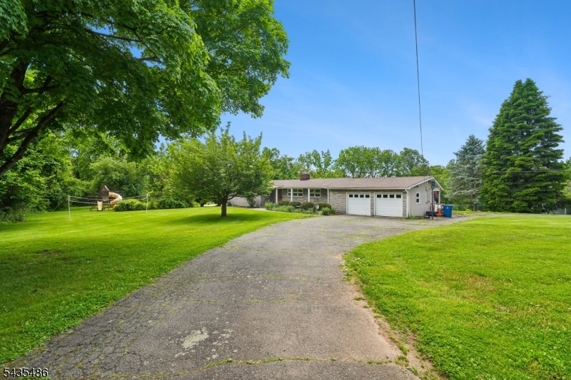 21 Wayside Ln