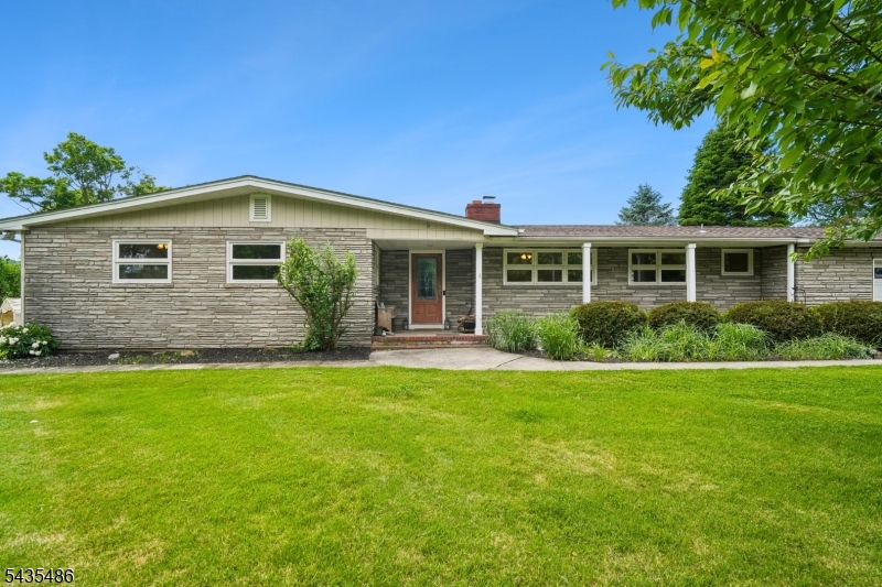 21 Wayside Ln