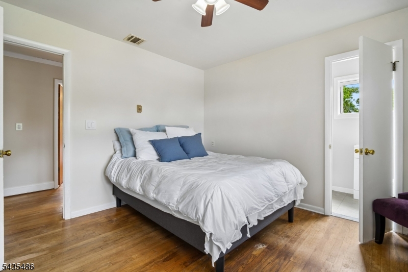 21 Wayside Ln