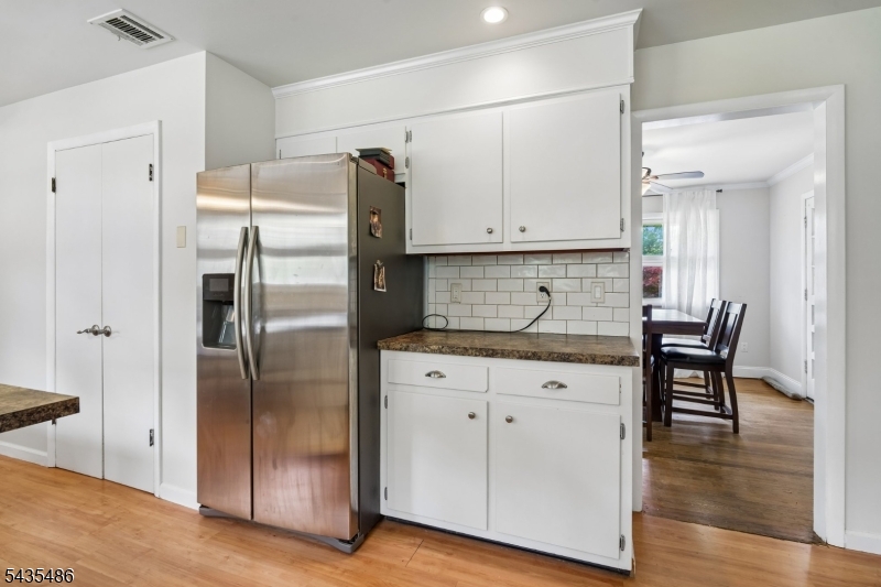 21 Wayside Ln