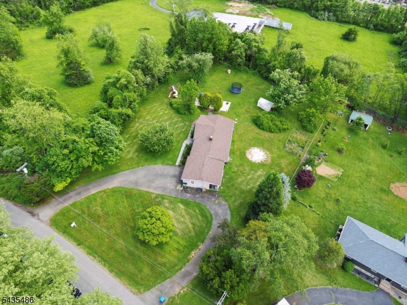 21 Wayside Ln