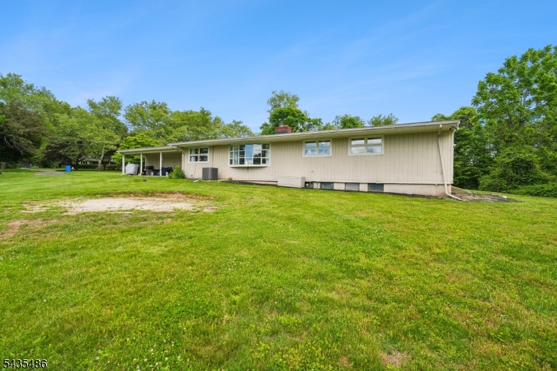 21 Wayside Ln