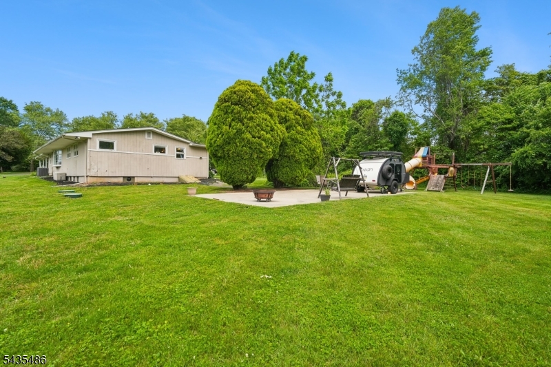 21 Wayside Ln