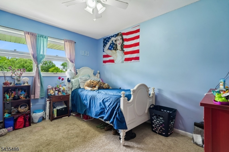 21 Wayside Ln