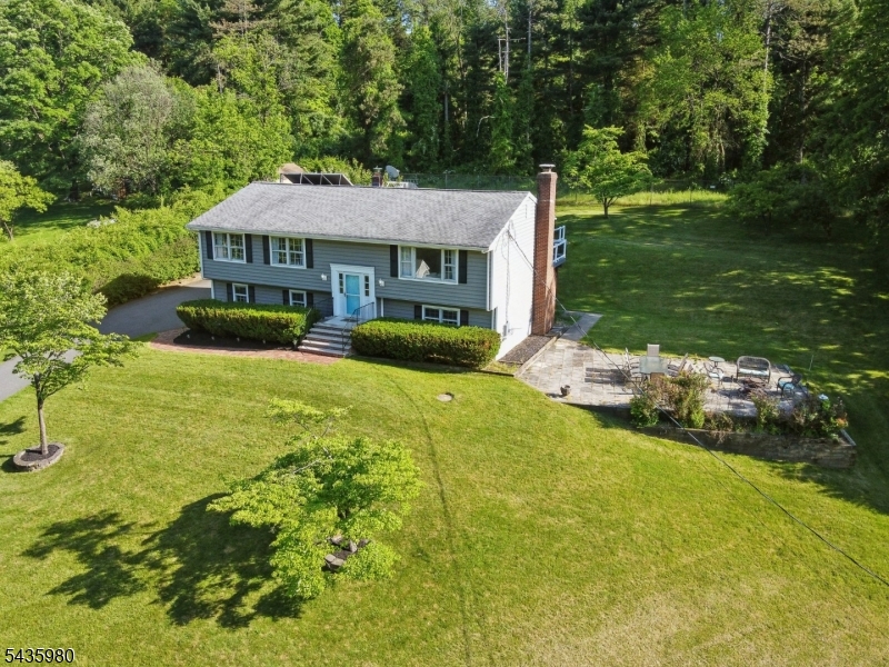 16 Old Mountain Rd