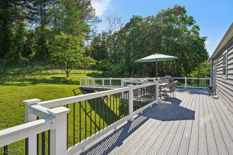 16 Old Mountain Rd