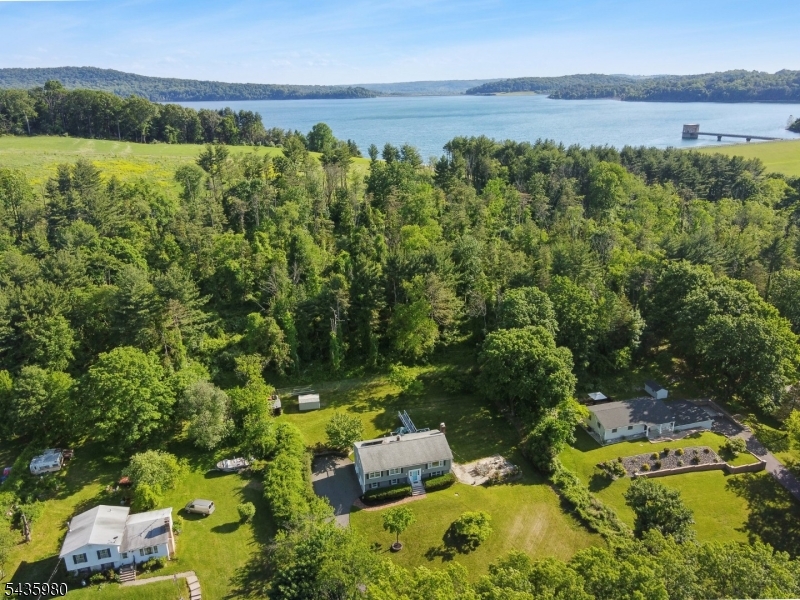 16 Old Mountain Rd
