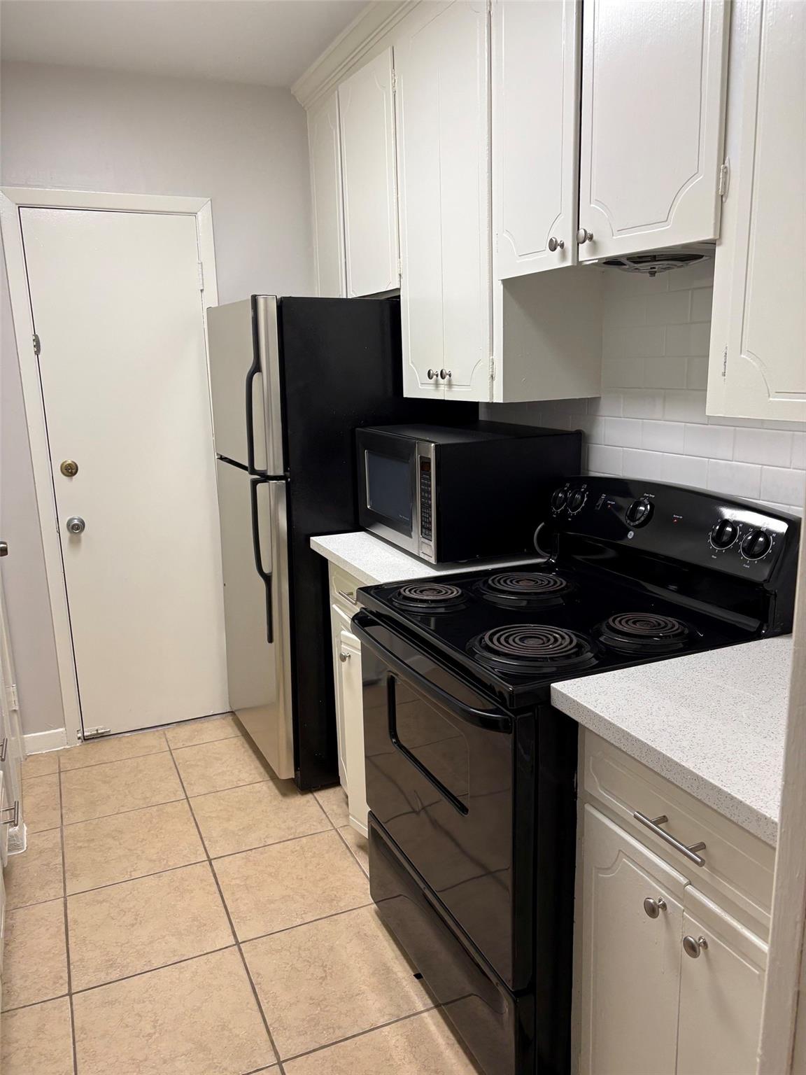 2824 Briarhurst Drive # 9