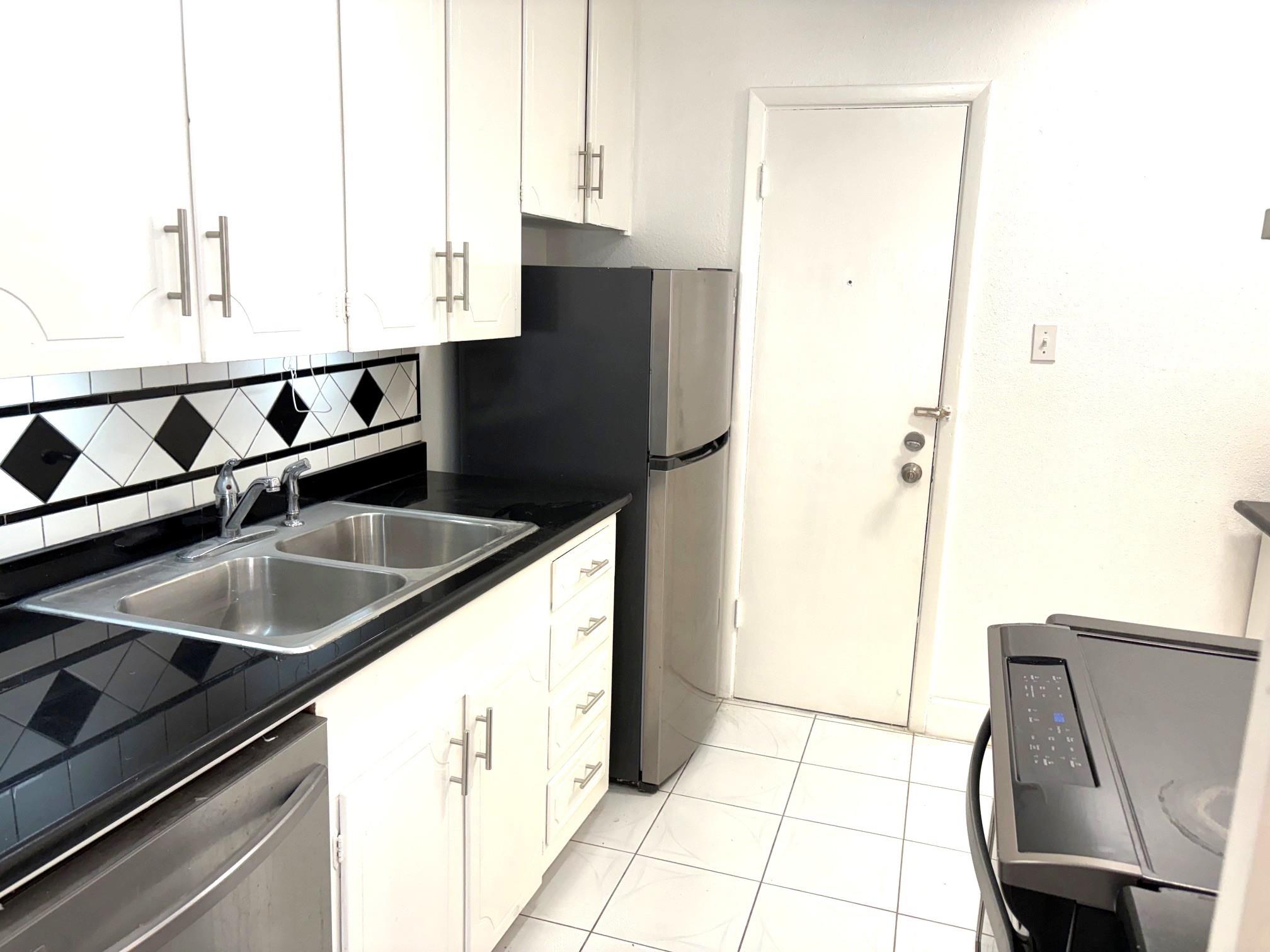 2824 Briarhurst Drive # 7
