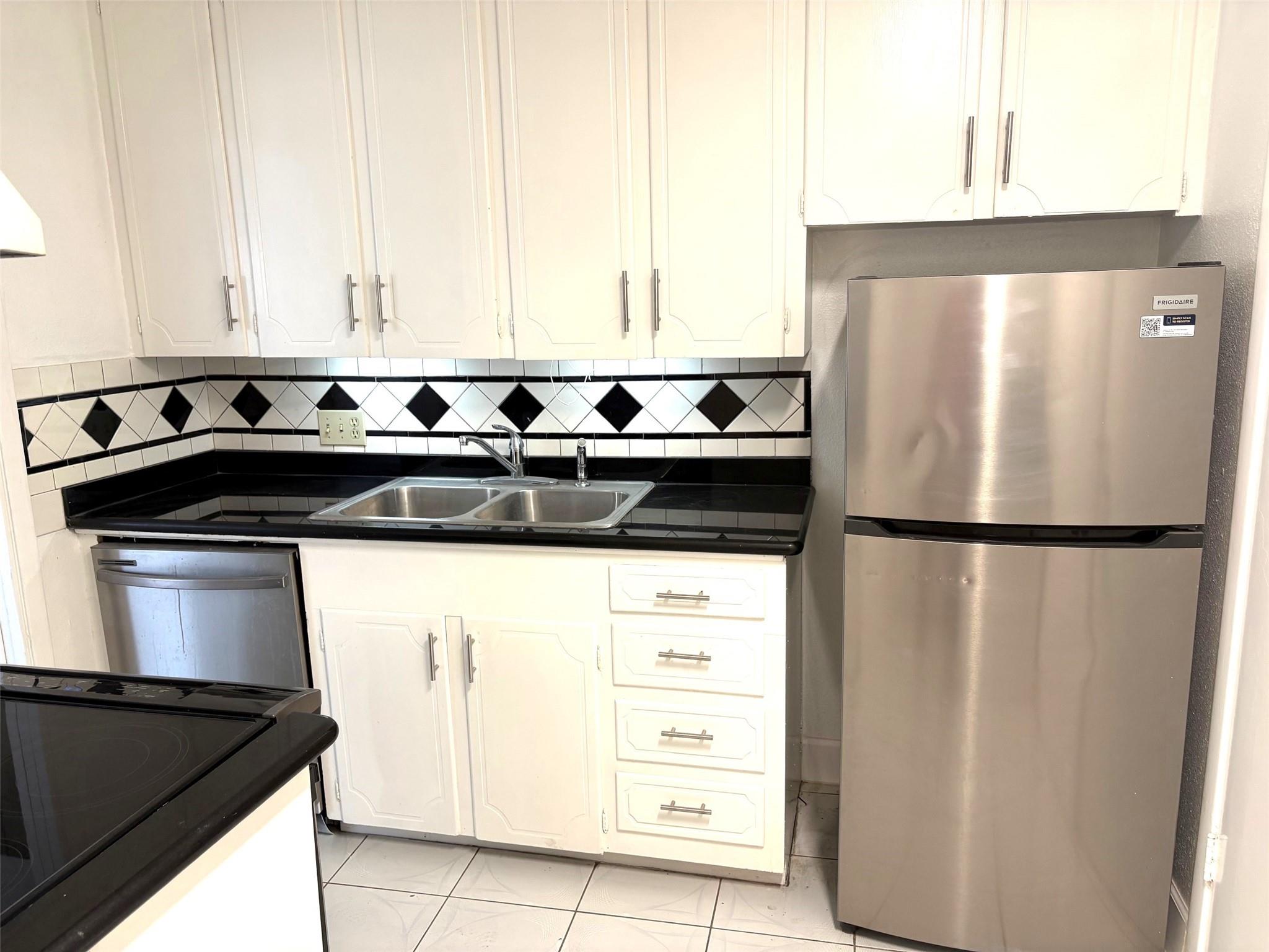 2824 Briarhurst Drive # 7