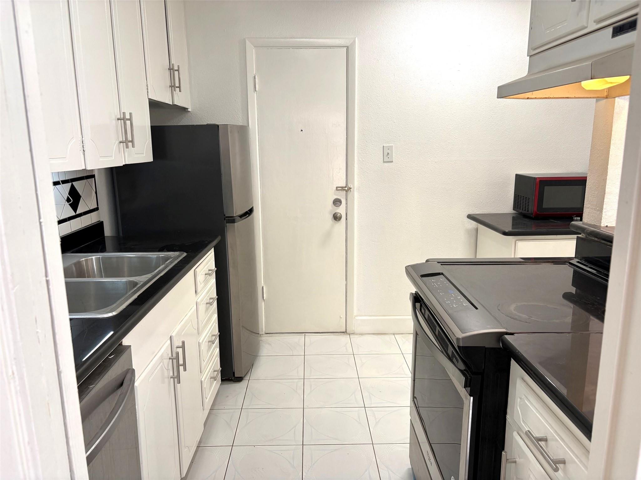 2824 Briarhurst Drive # 7