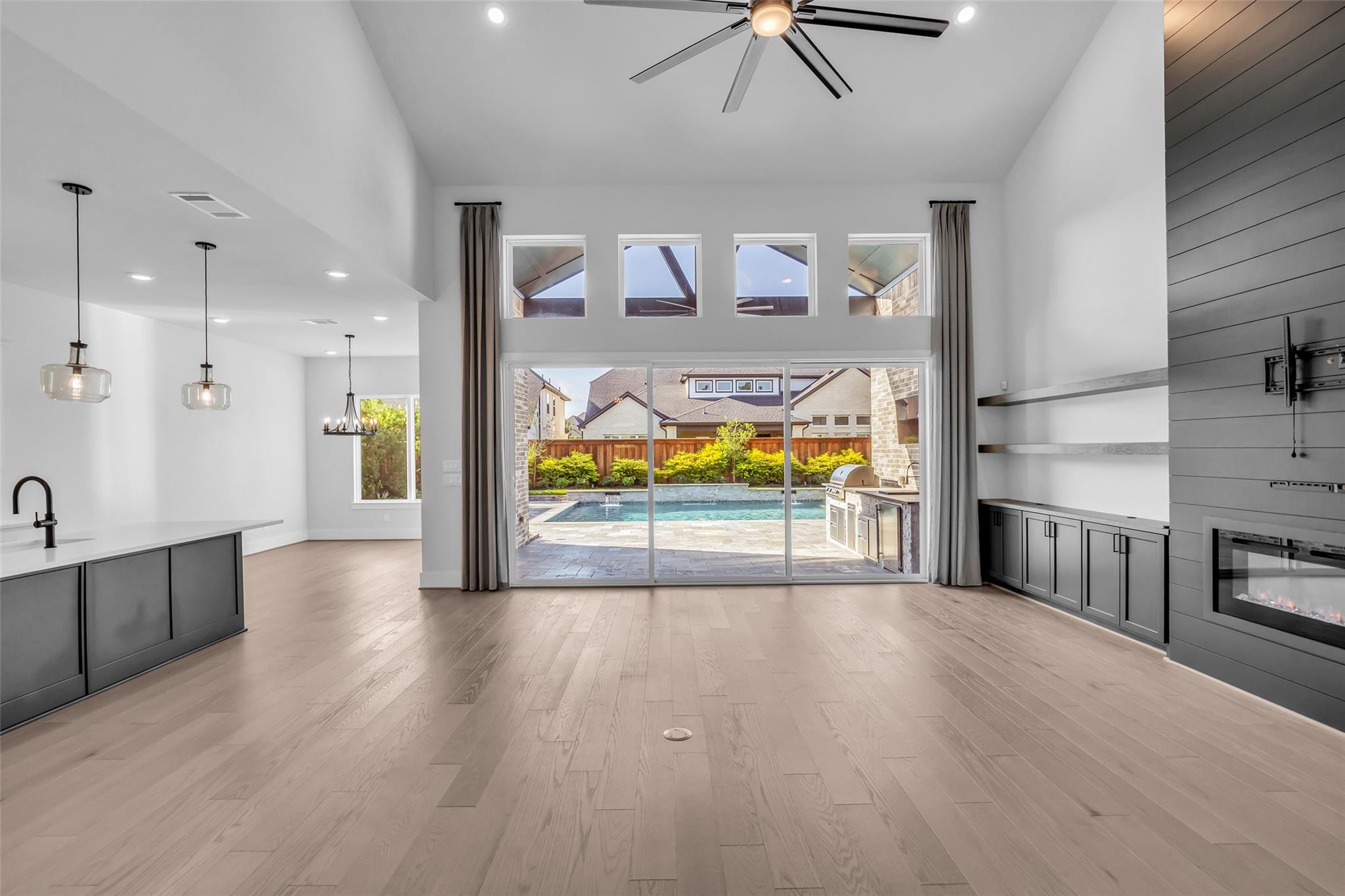 4708 Lorelai Lane