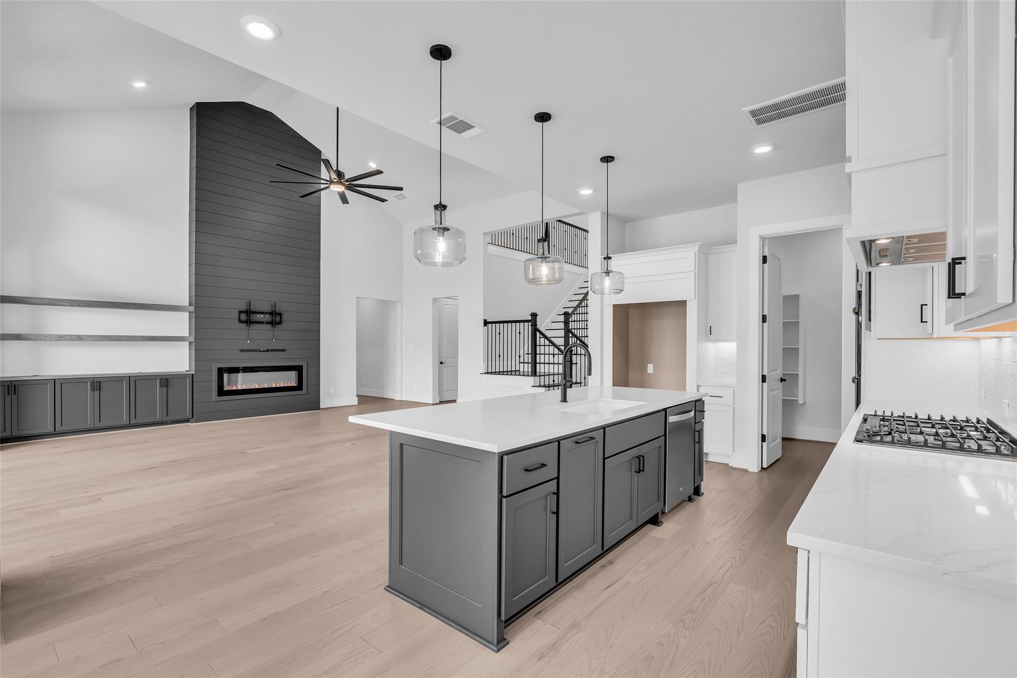 4708 Lorelai Lane