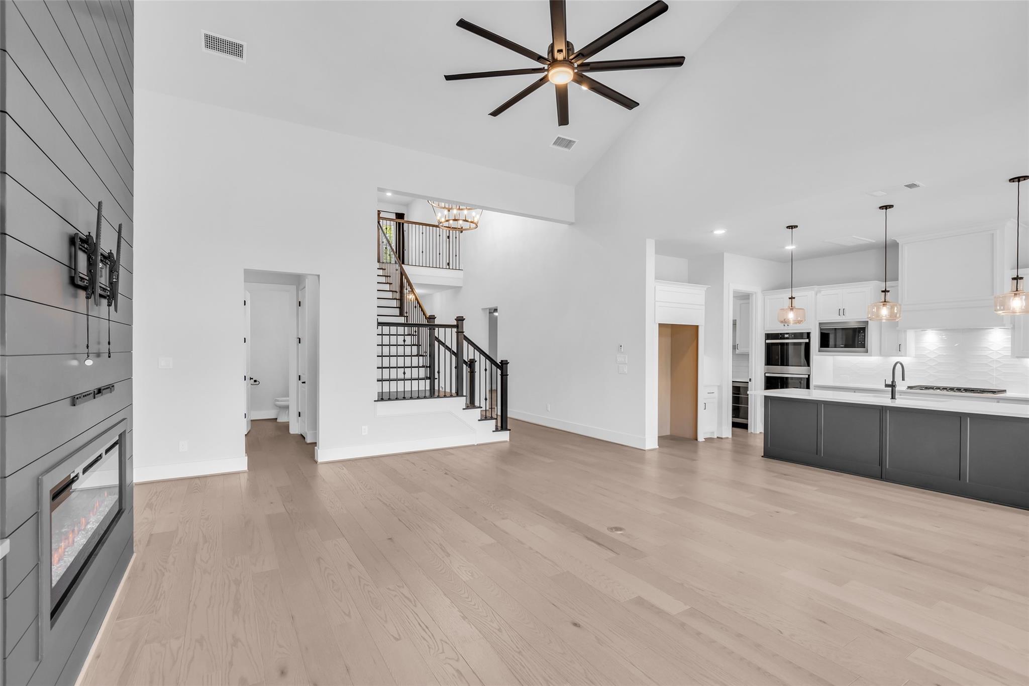 4708 Lorelai Lane