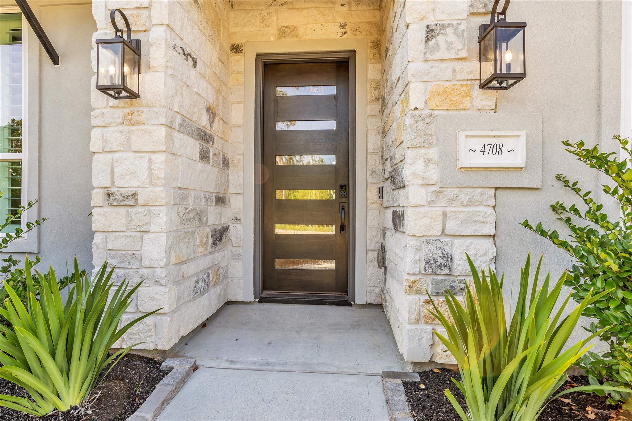 4708 Lorelai Lane