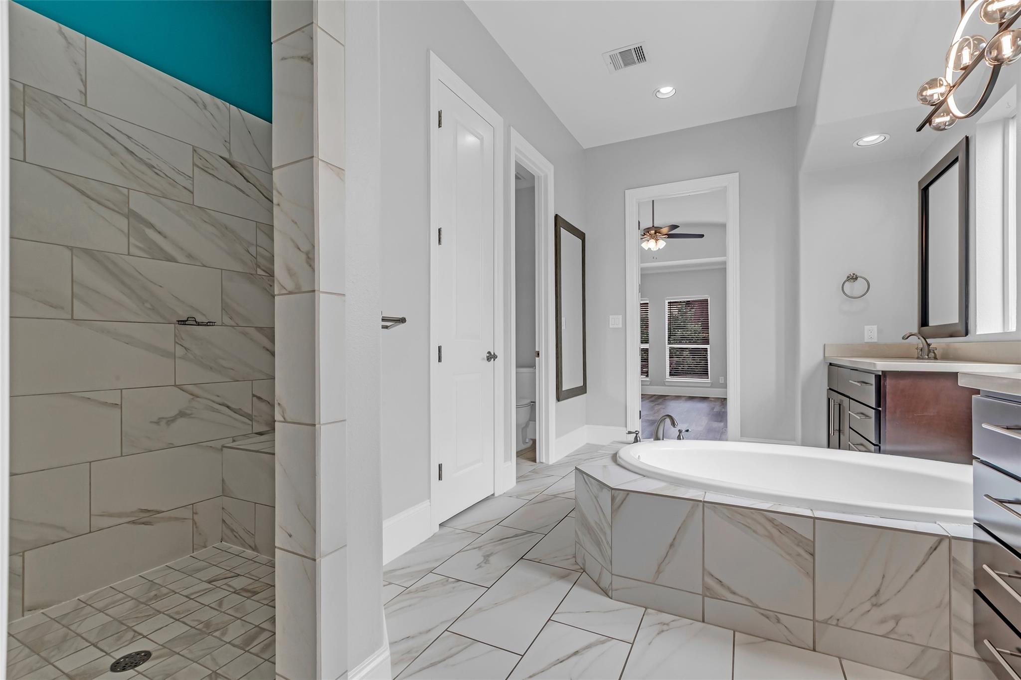 98 E Cove View Trail
