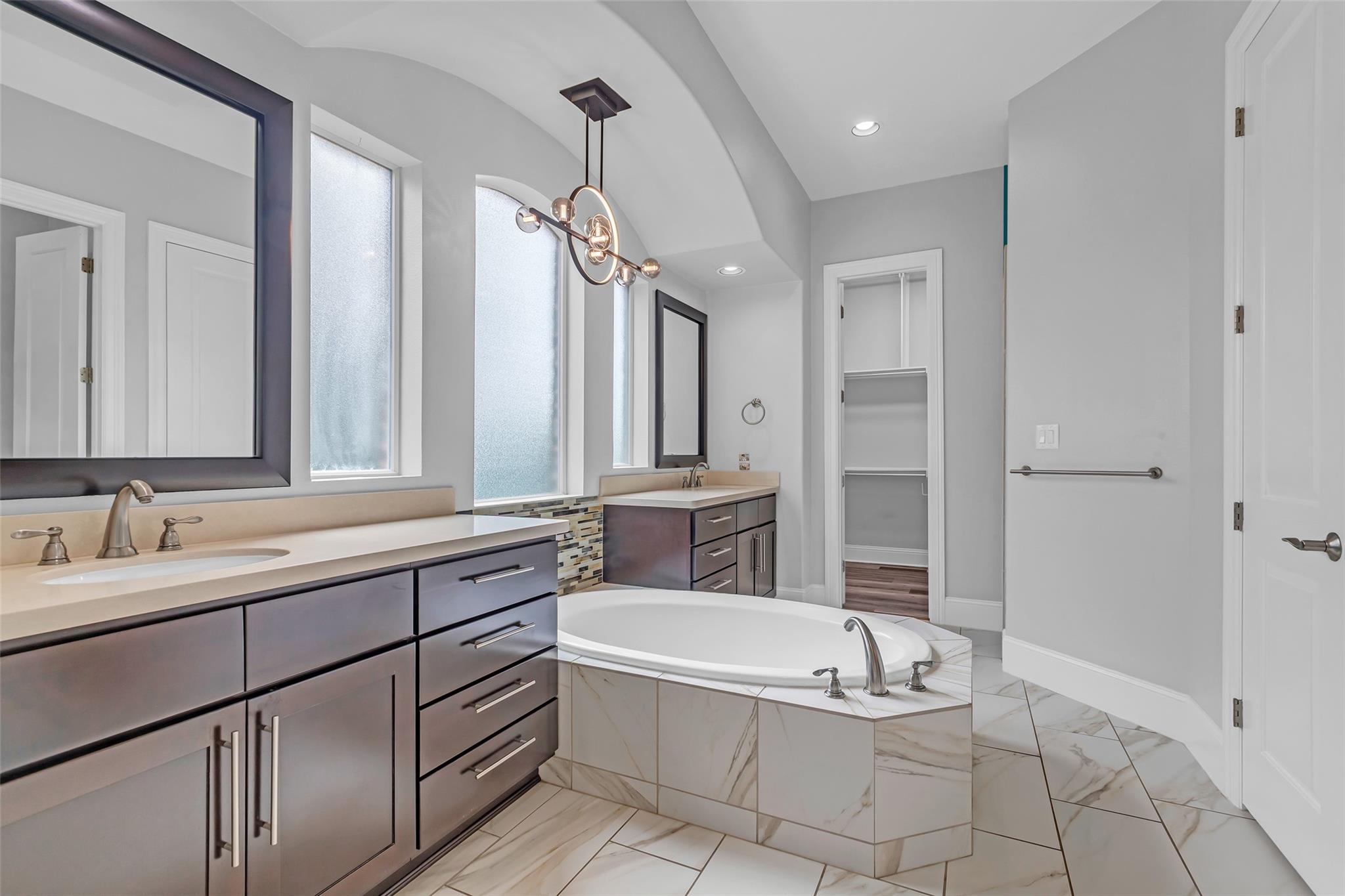 98 E Cove View Trail