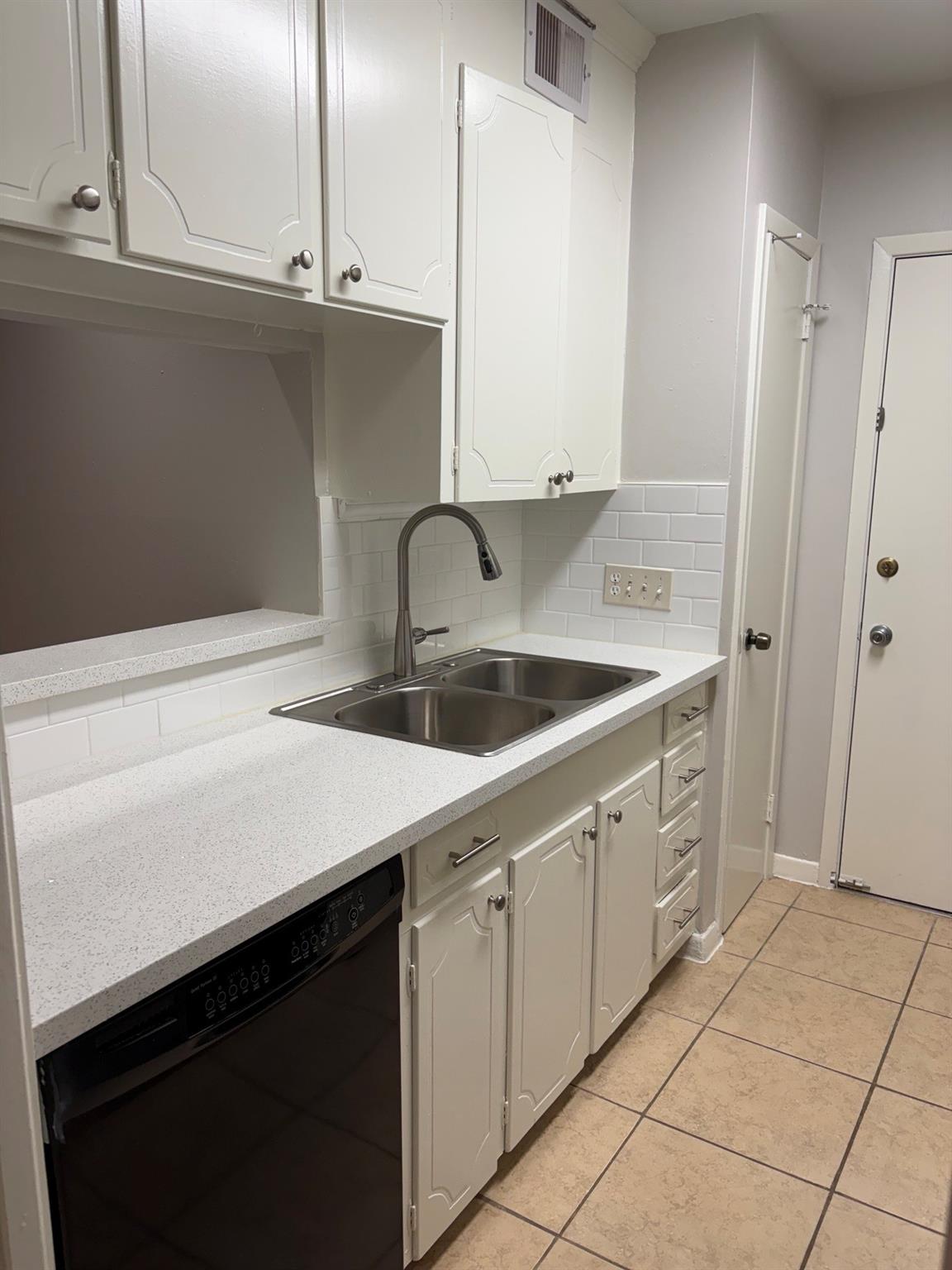 2824 Briarhurst Drive # 9