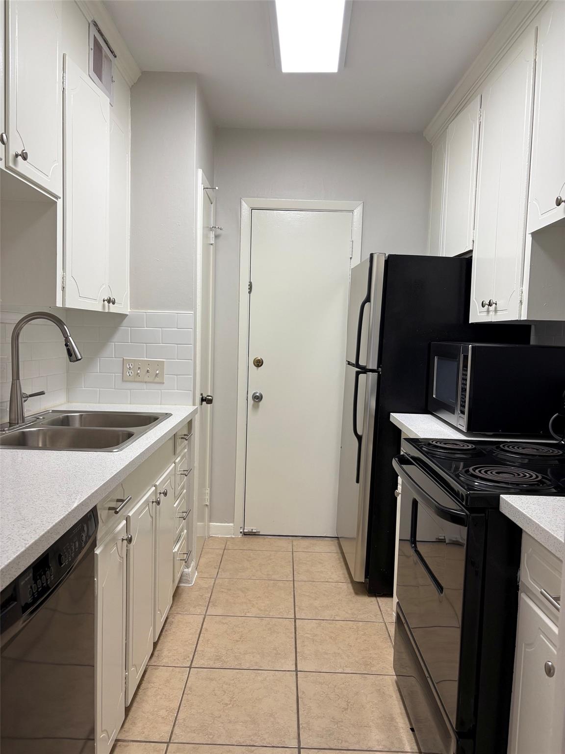 2824 Briarhurst Drive # 9