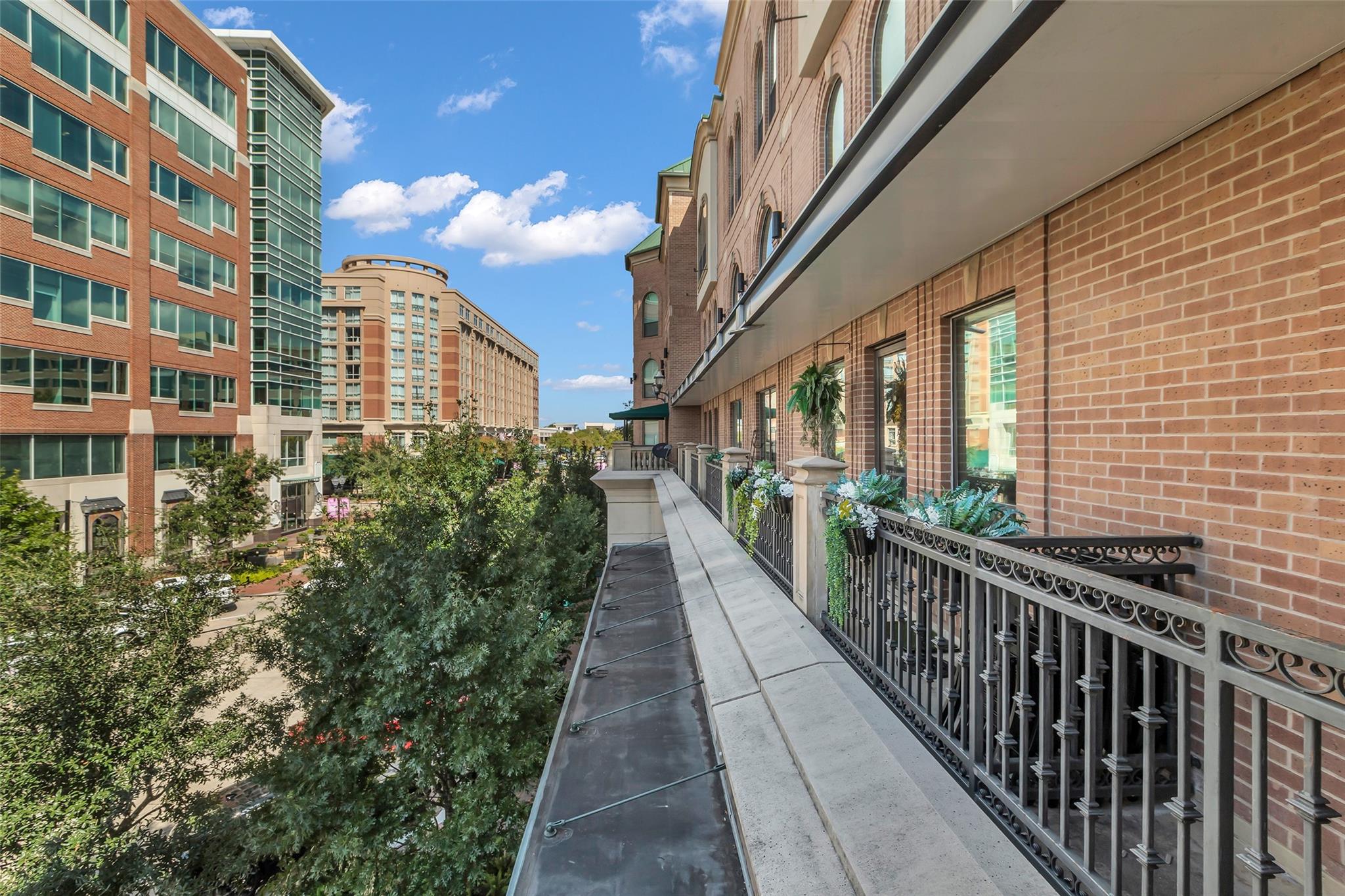 2299 Lone Star Drive # 319