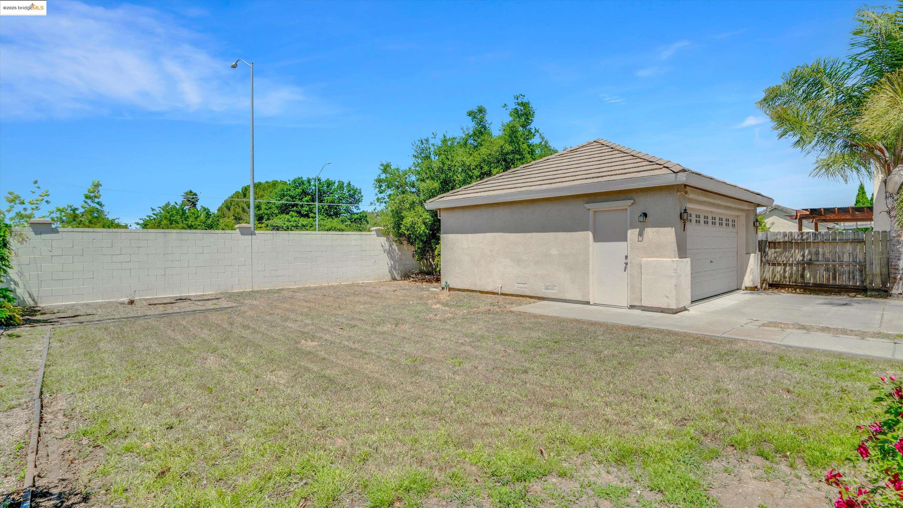 1740 Newark Ln